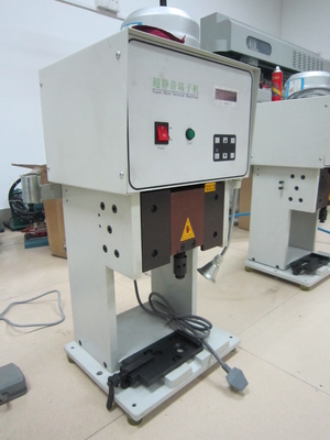 Super Mute Electrical Cable Terminal Crimping Machine 250W 900KG Pressure